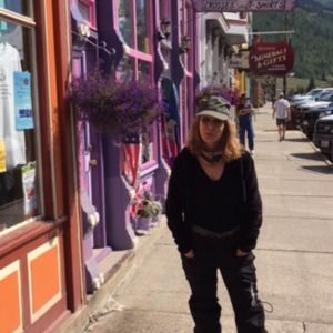 Meet your Posher, Theresa